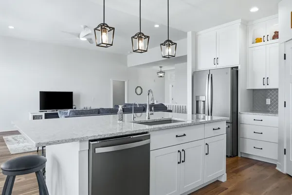 $975,000 | 140 Ln 282 Hamilton Lake, Hamilton, IN 46742