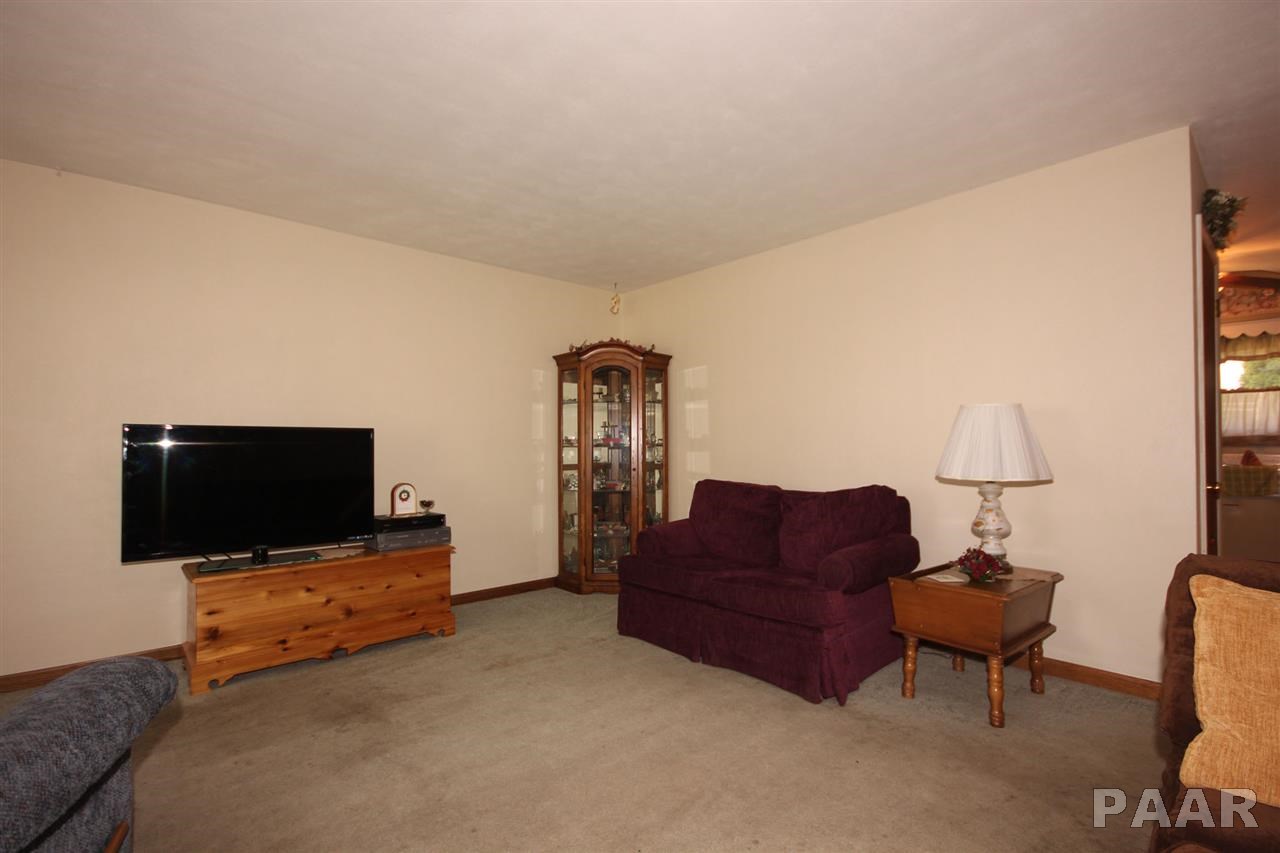 4222 South Paramount Road Bartonville, IL 61607 - Photo 17 of 31 Gallery Image 17