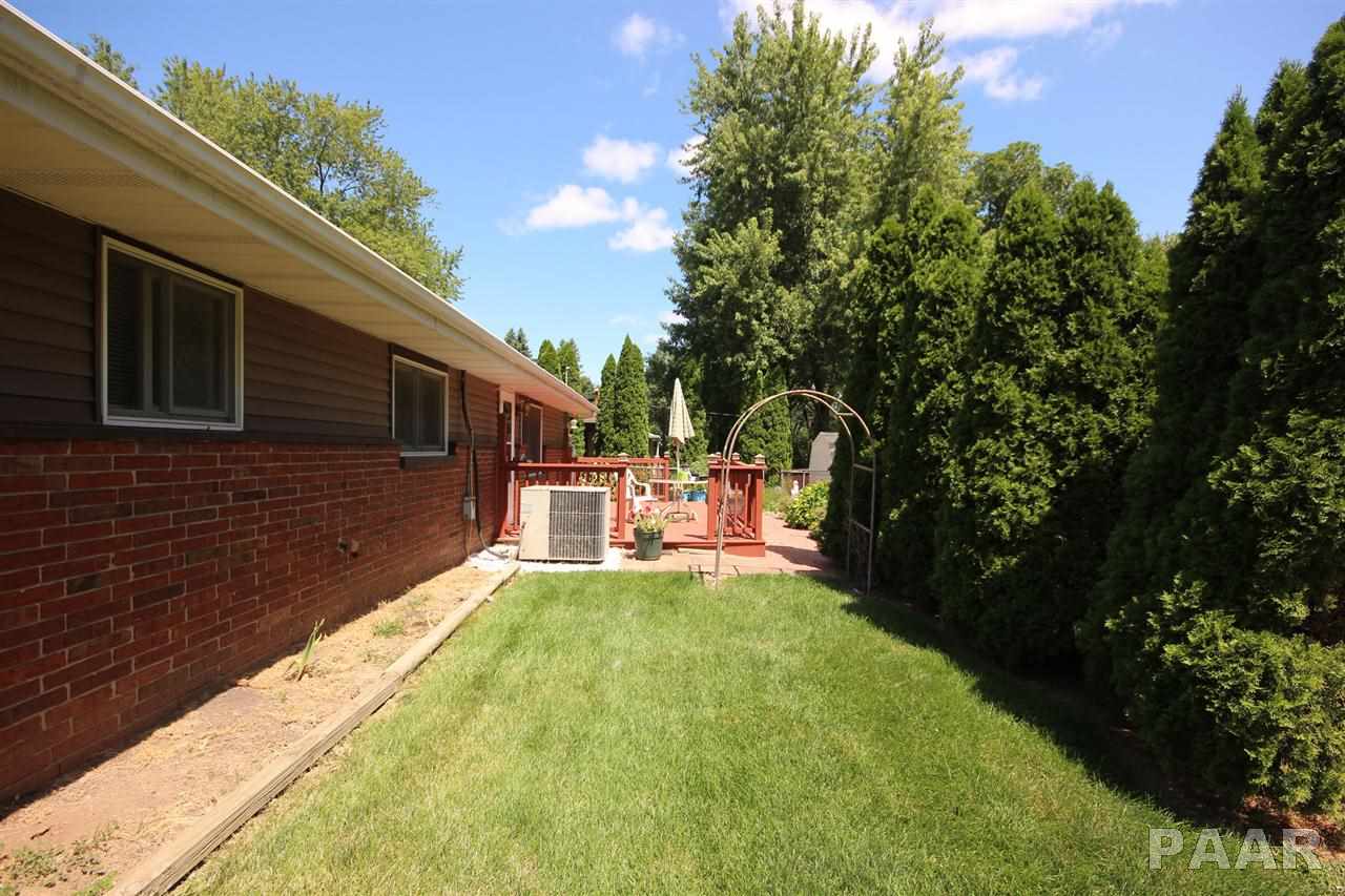 4222 South Paramount Road Bartonville, IL 61607 - Photo 7 of 31 Gallery Image 7