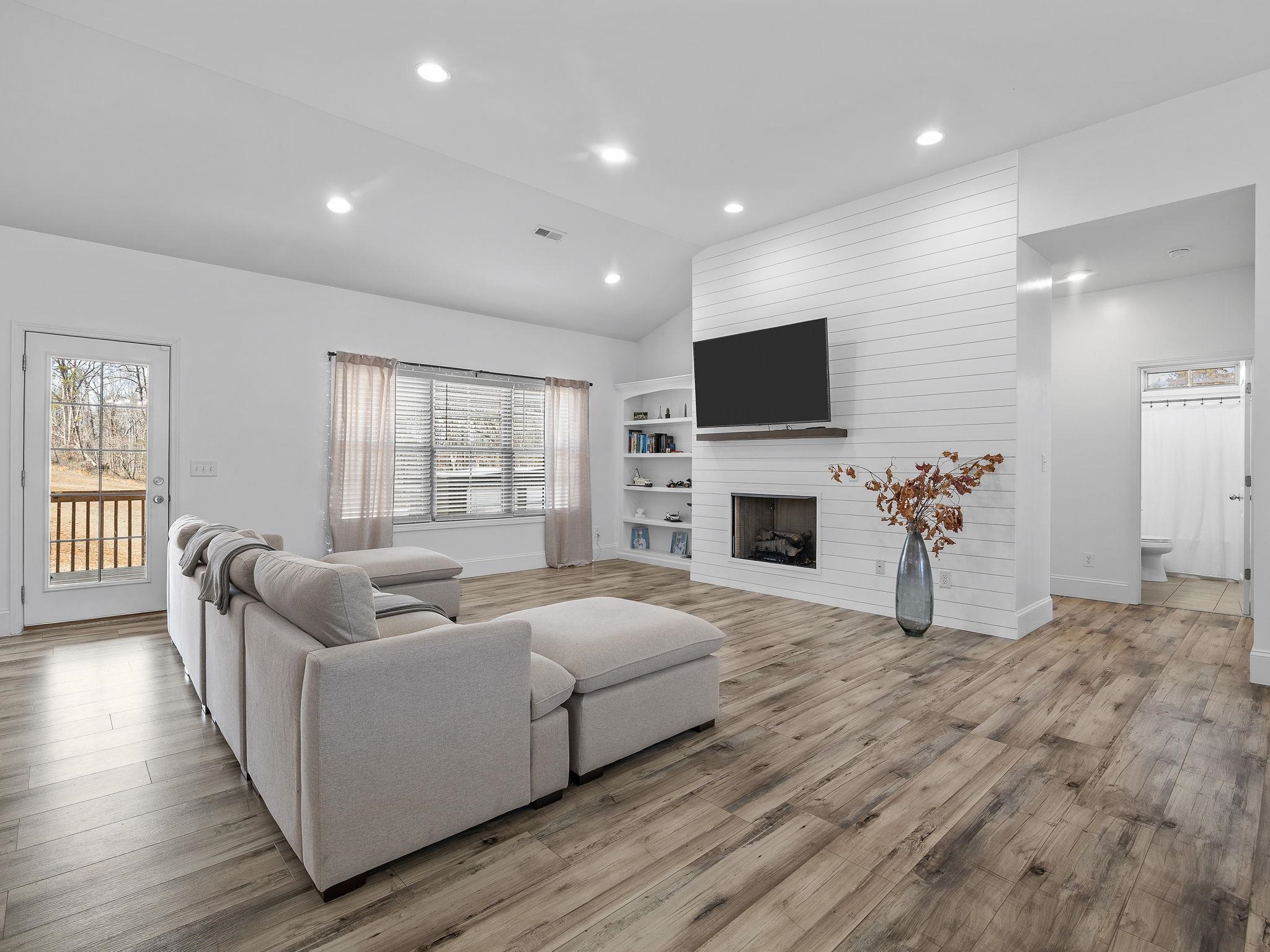 1529 Old Post Road Gaffney, SC 29341 - Photo 7 of 50