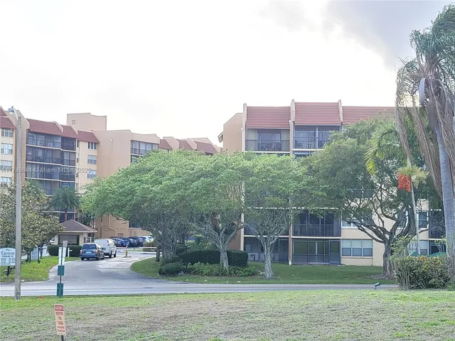 $125,000 | 7080 Environ Boulevard, Unit 424, Lauderhill, FL 33319