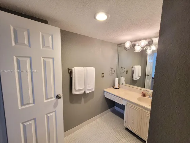 $125,000 | 7080 Environ Boulevard, Unit 424, Lauderhill, FL 33319