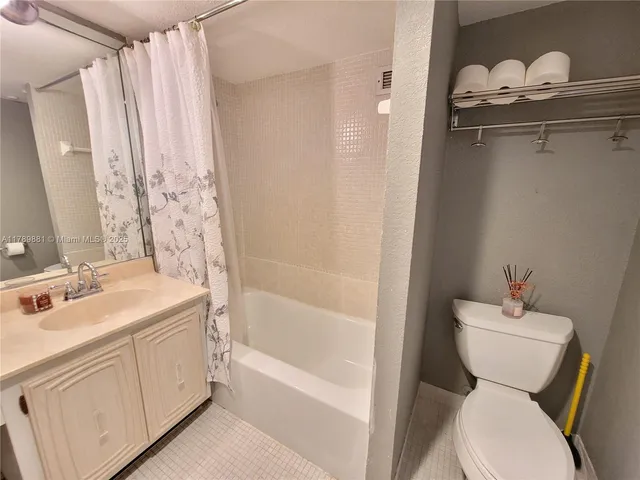 $125,000 | 7080 Environ Boulevard, Unit 424, Lauderhill, FL 33319