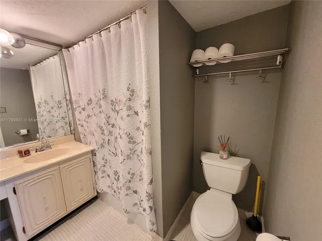 $125,000 | 7080 Environ Boulevard, Unit 424, Lauderhill, FL 33319