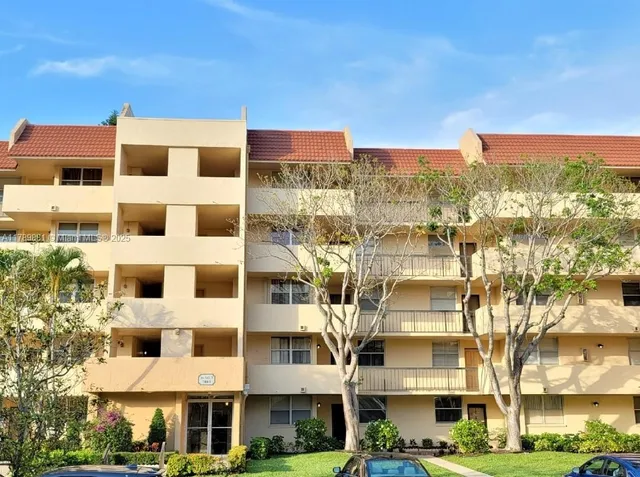 $125,000 | 7080 Environ Boulevard, Unit 424, Lauderhill, FL 33319