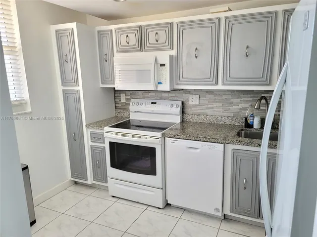 $125,000 | 7080 Environ Boulevard, Unit 424, Lauderhill, FL 33319