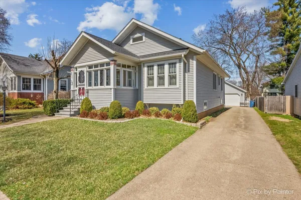 $294,108 | 92 Hawley Avenue, West Dundee, IL 60118