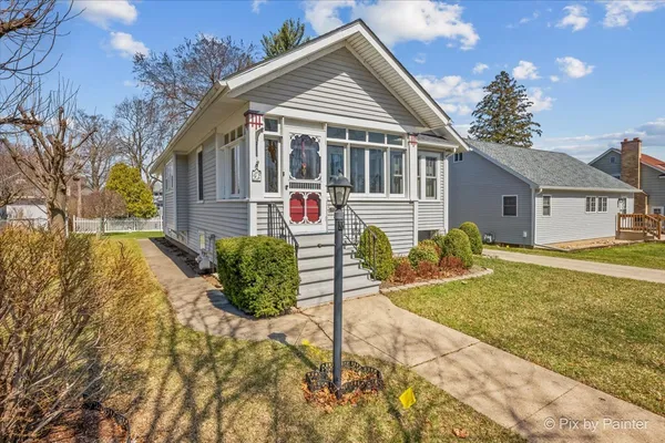 $294,108 | 92 Hawley Avenue, West Dundee, IL 60118