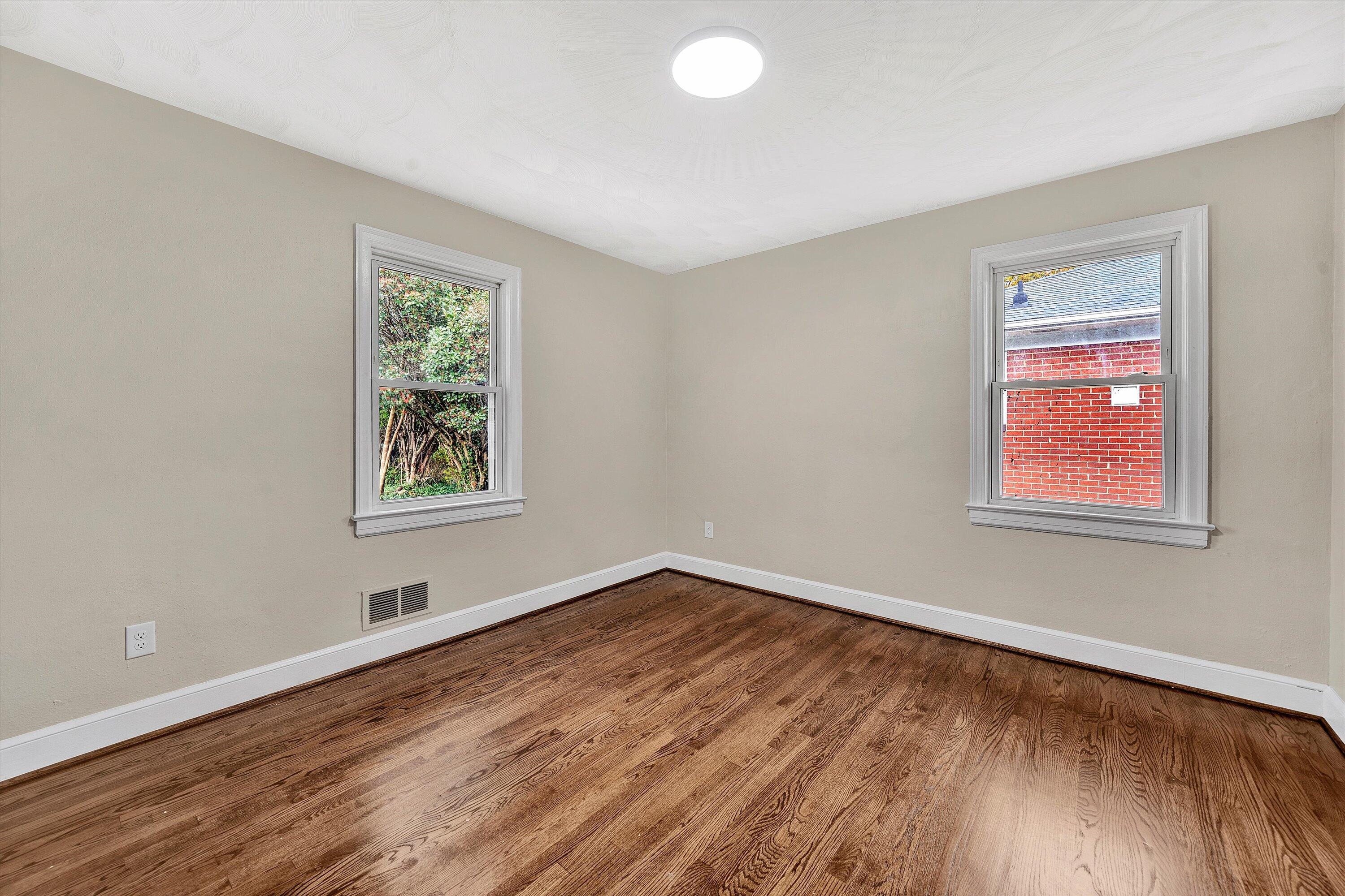 402 Fugate Road Northeast Roanoke, VA 24012 - Photo 17 of 28 17-DSC00184