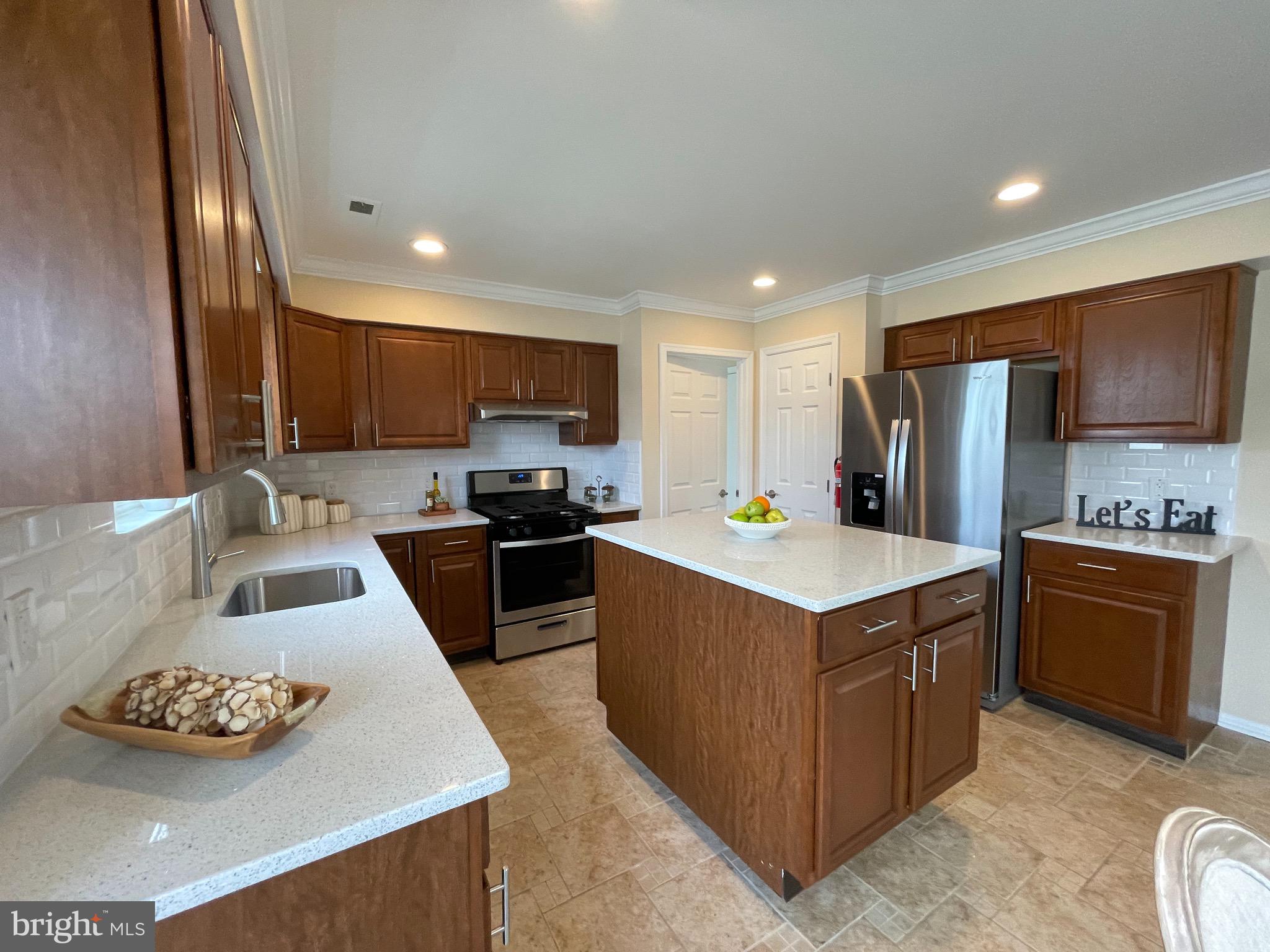 8 Mullen Drive Sicklerville, NJ 08081 - Photo 11 of 47