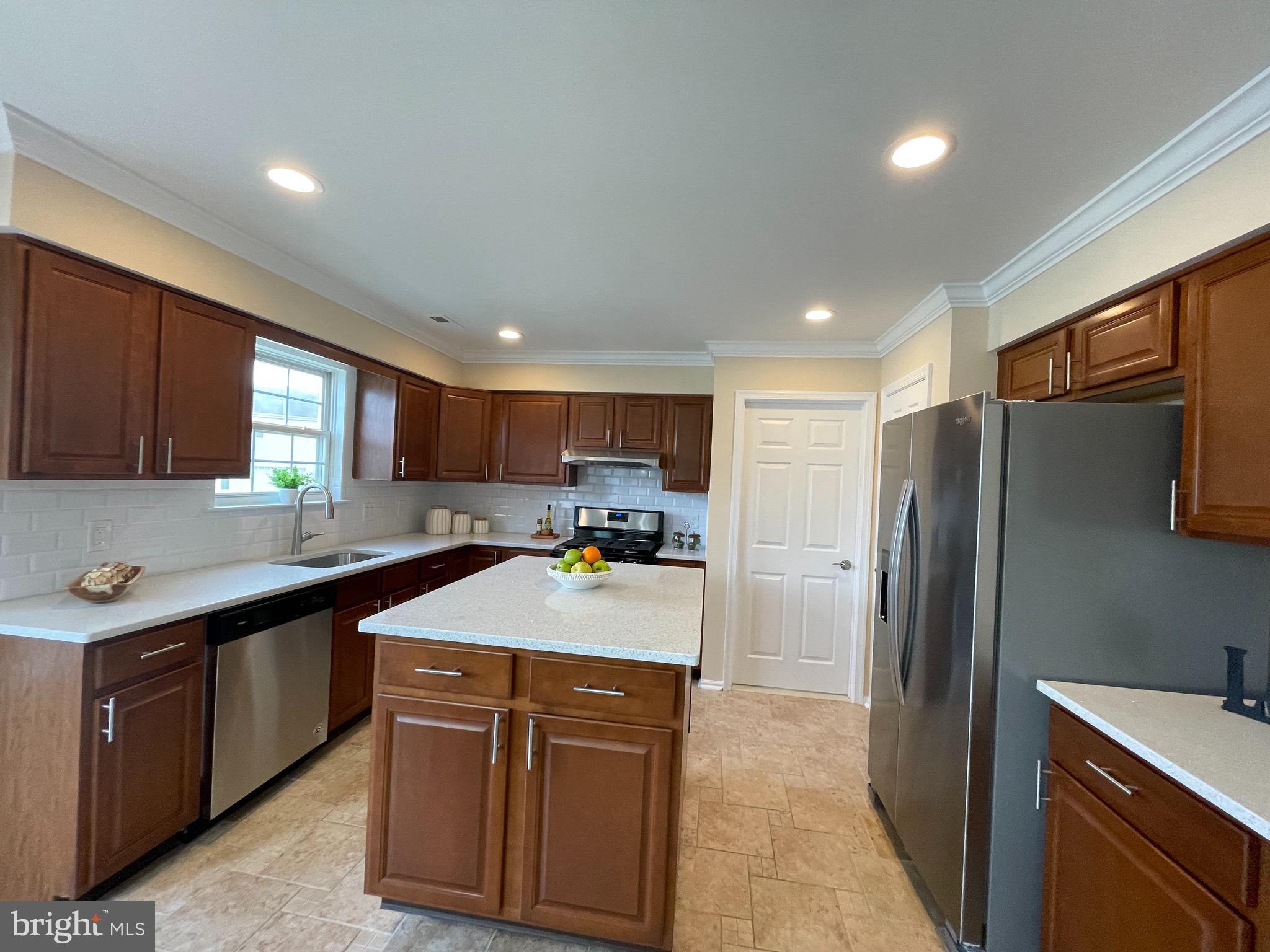 8 Mullen Drive Sicklerville, NJ 08081 - Photo 12 of 47