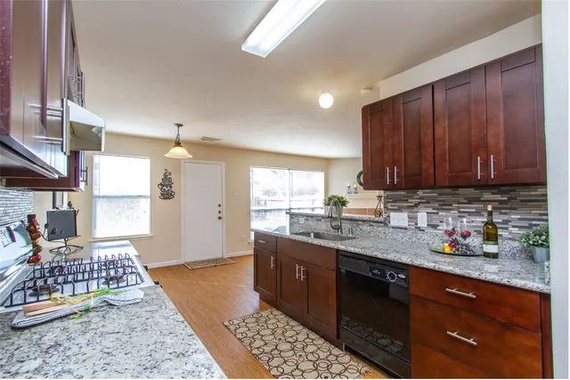 $1,900 | 14202 Ballfour Park Lane, Houston, TX 77047