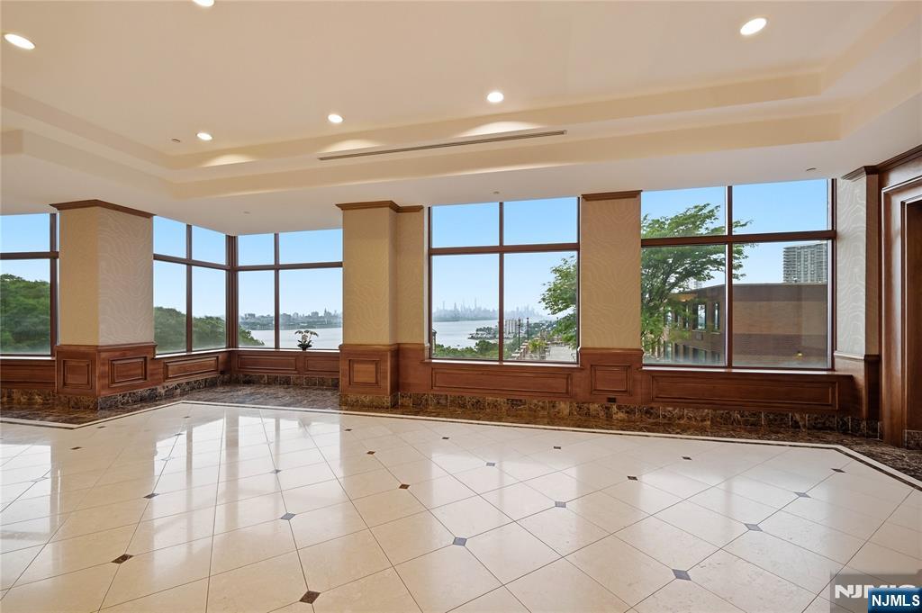 100 Old Palisade Road, Unit 1613 Fort Lee, NJ 07024 - Photo 6 of 35