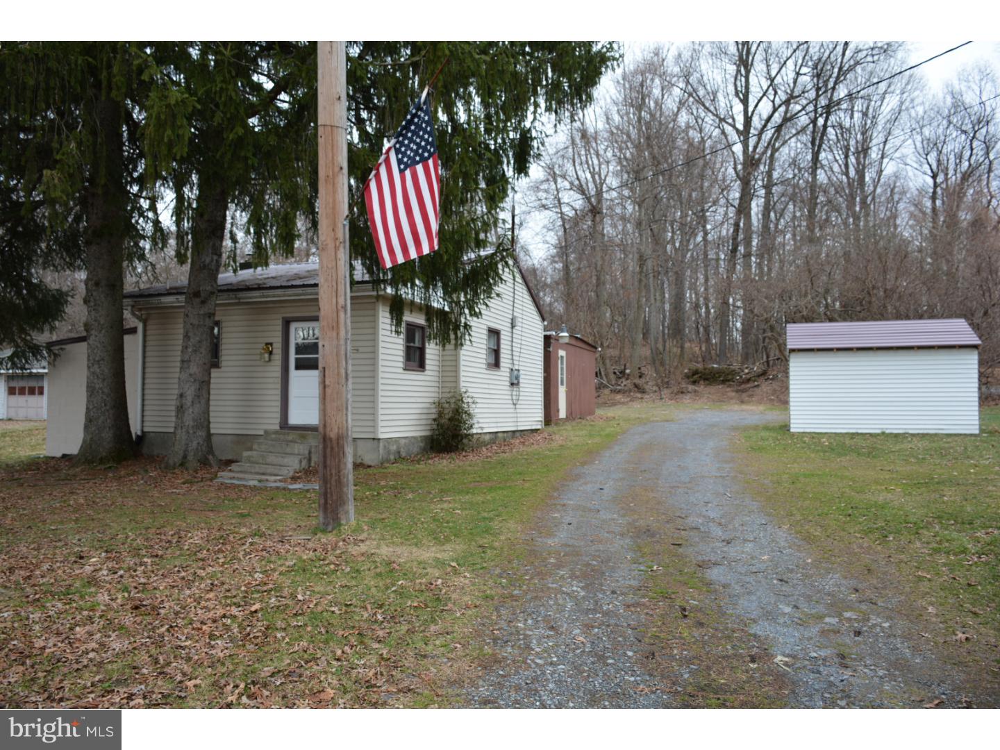 135 Wanner Road Reading, PA 19606 - Photo 3 of 22