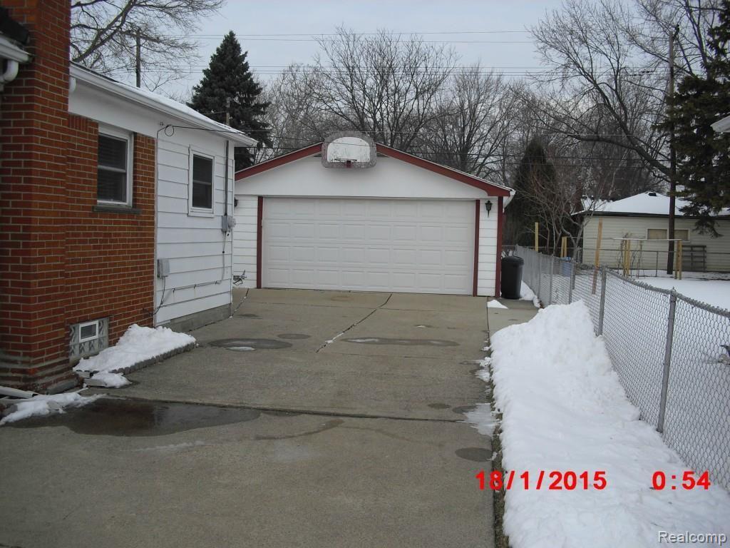 3227 Rome Avenue Warren, MI 48091 - Photo 2 of 65 Rome & Winchester 069.jpg