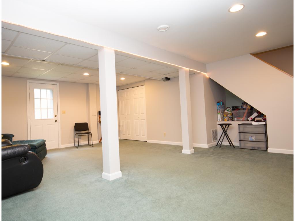 30 Greenwich Road Litchfield, NH 03052 - Photo 20 of 28