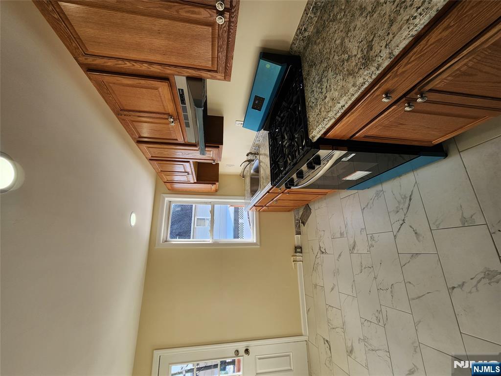 254 Montgomery Street, Unit 252 Bloomfield, NJ 07003 - Photo 2 of 10