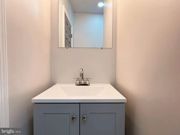 $1,500 | 2023 McCulloh Street, Unit 2, Baltimore, MD 21217