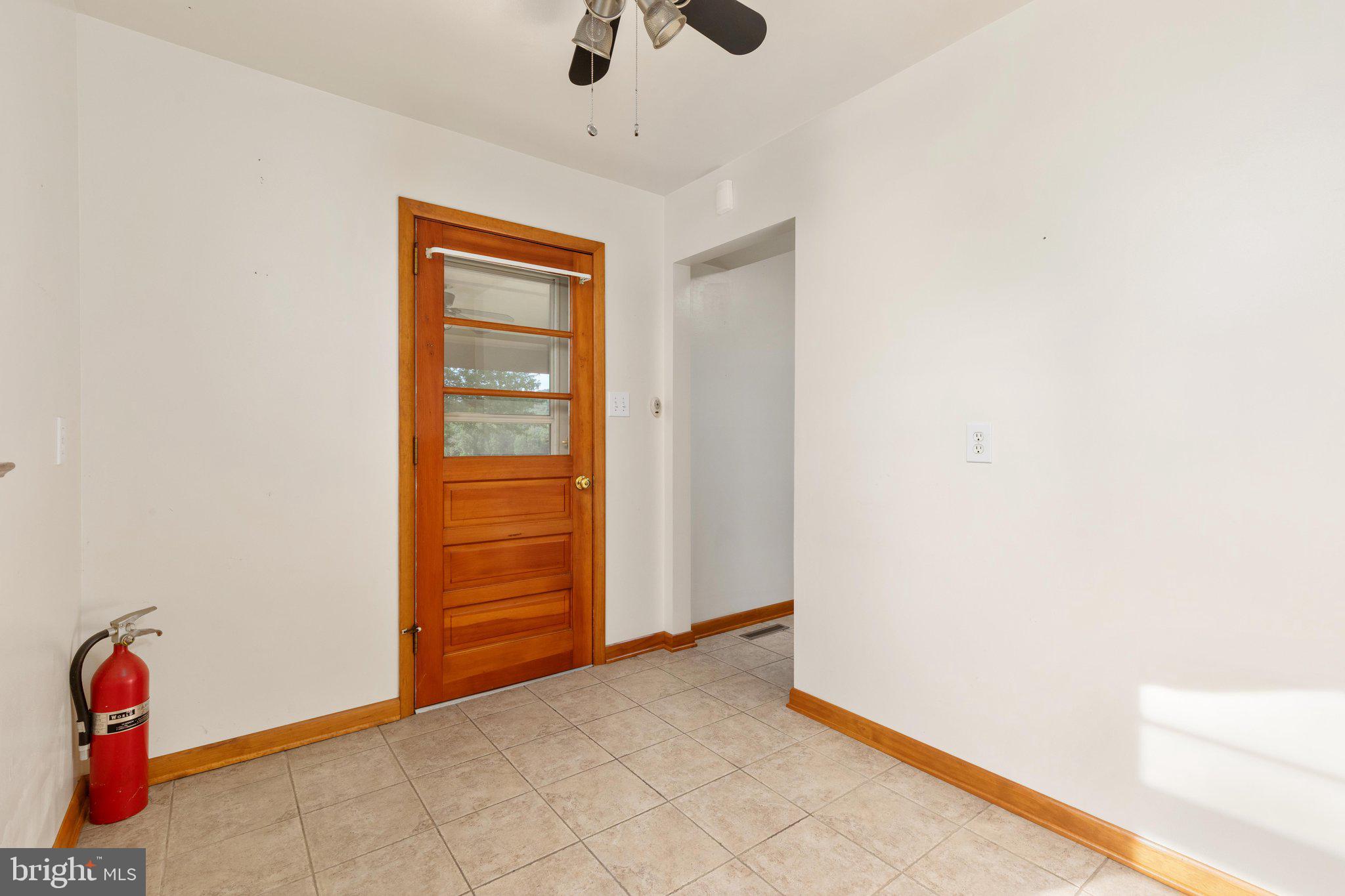 101 Nelson Road Strasburg, VA 22657 - Photo 15 of 68 Mud Room/Office