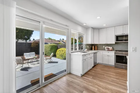 $997,000 | 309 Mountain View Drive, Healdsburg, CA 95448