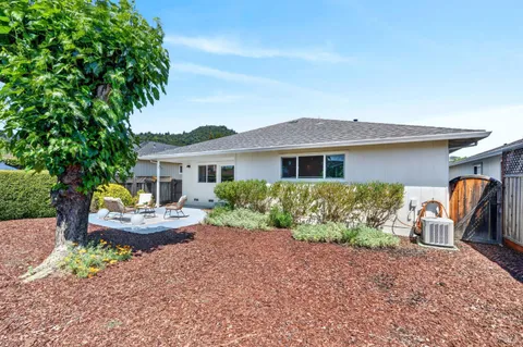 $997,000 | 309 Mountain View Drive, Healdsburg, CA 95448