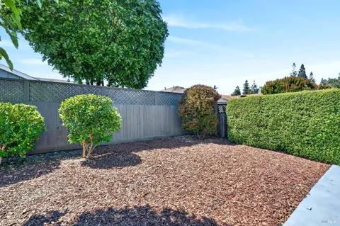 $997,000 | 309 Mountain View Drive, Healdsburg, CA 95448