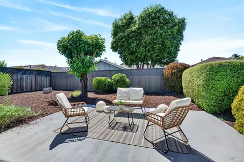 $997,000 | 309 Mountain View Drive, Healdsburg, CA 95448