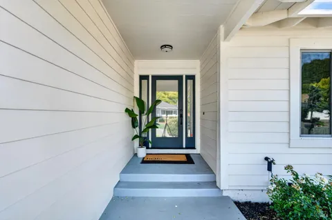 $997,000 | 309 Mountain View Drive, Healdsburg, CA 95448