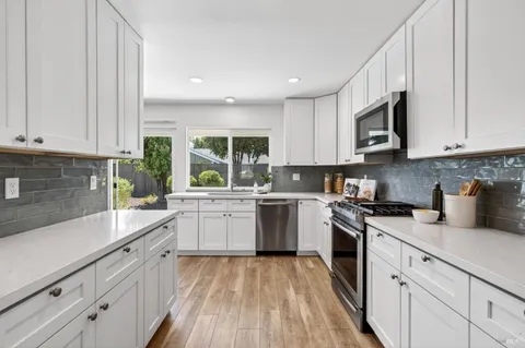 $997,000 | 309 Mountain View Drive, Healdsburg, CA 95448