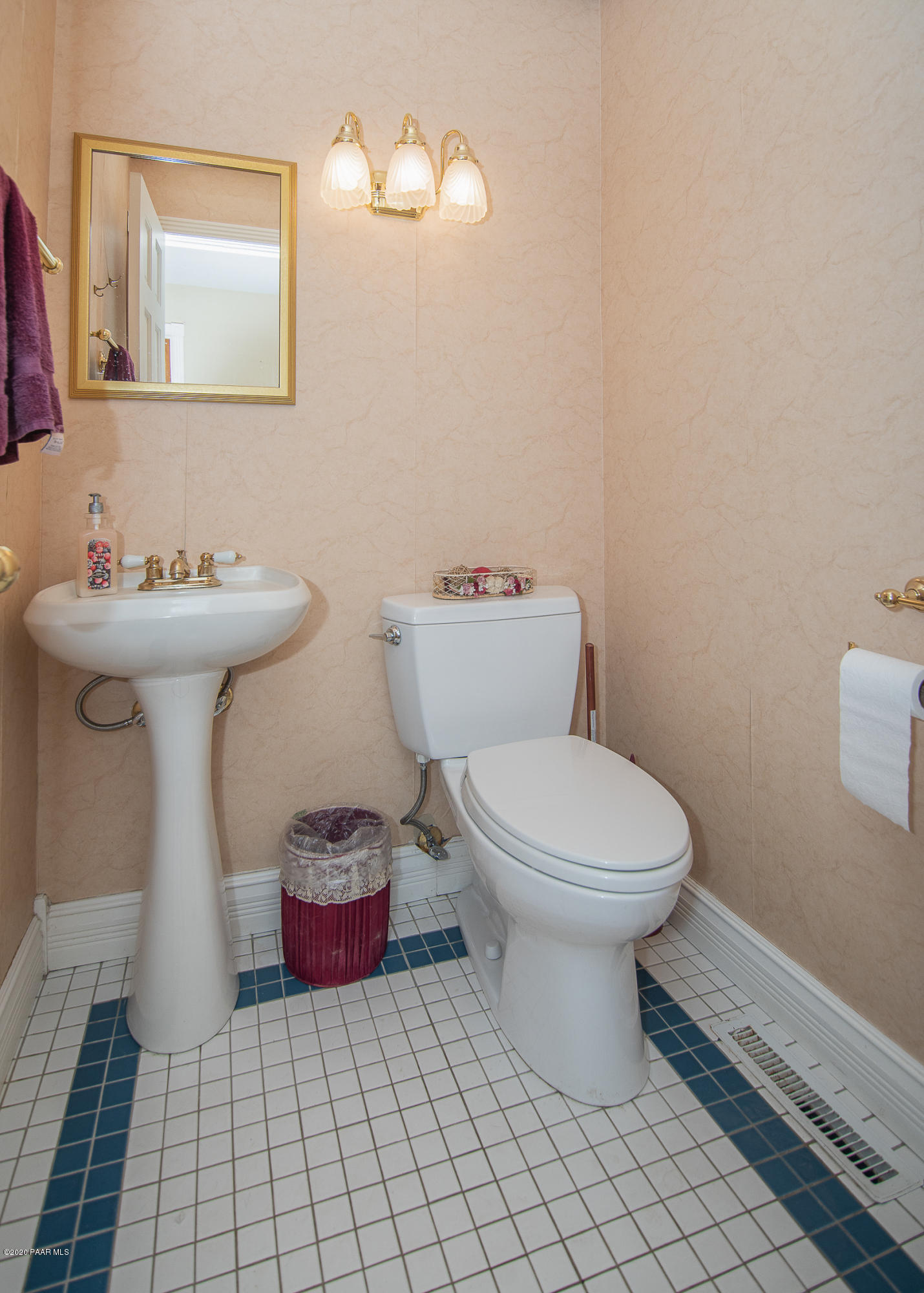 2350 West Sundial Road Chino Valley, AZ 86323 - Photo 17 of 49 Guest Bath