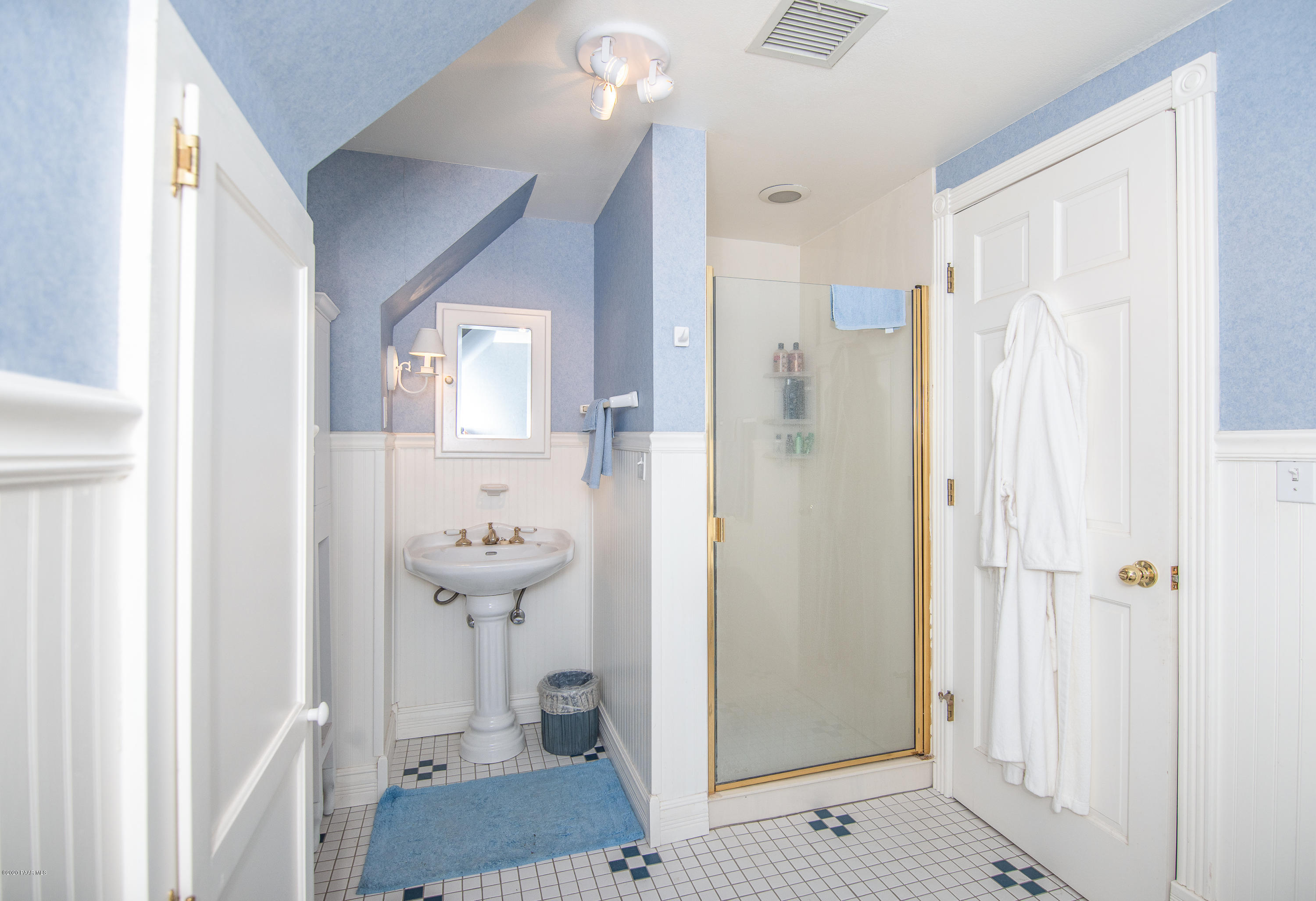 2350 West Sundial Road Chino Valley, AZ 86323 - Photo 35 of 49 Upstair Bath
