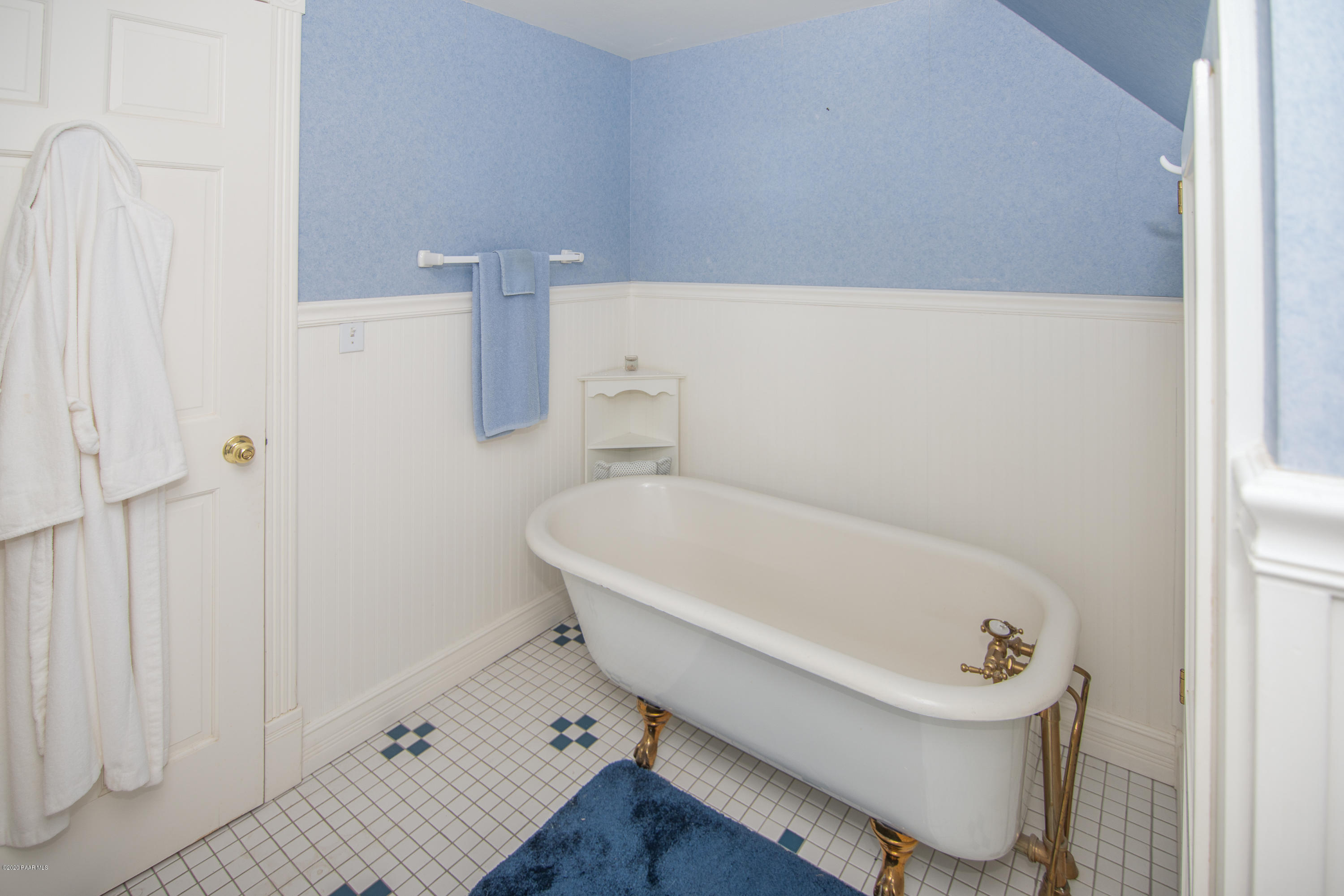 2350 West Sundial Road Chino Valley, AZ 86323 - Photo 36 of 49 Claw Foot Tub