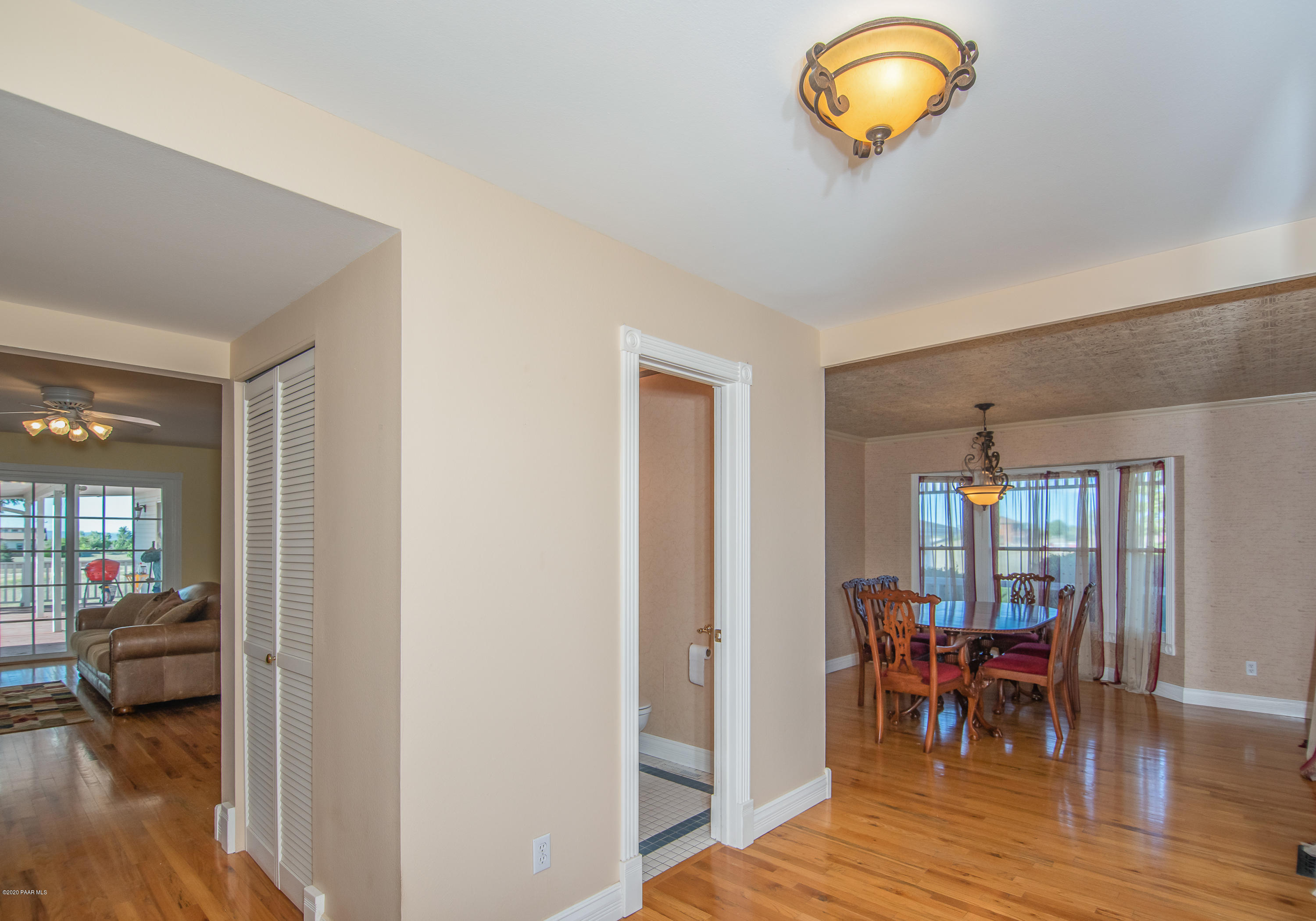 2350 West Sundial Road Chino Valley, AZ 86323 - Photo 10 of 49 Foyer