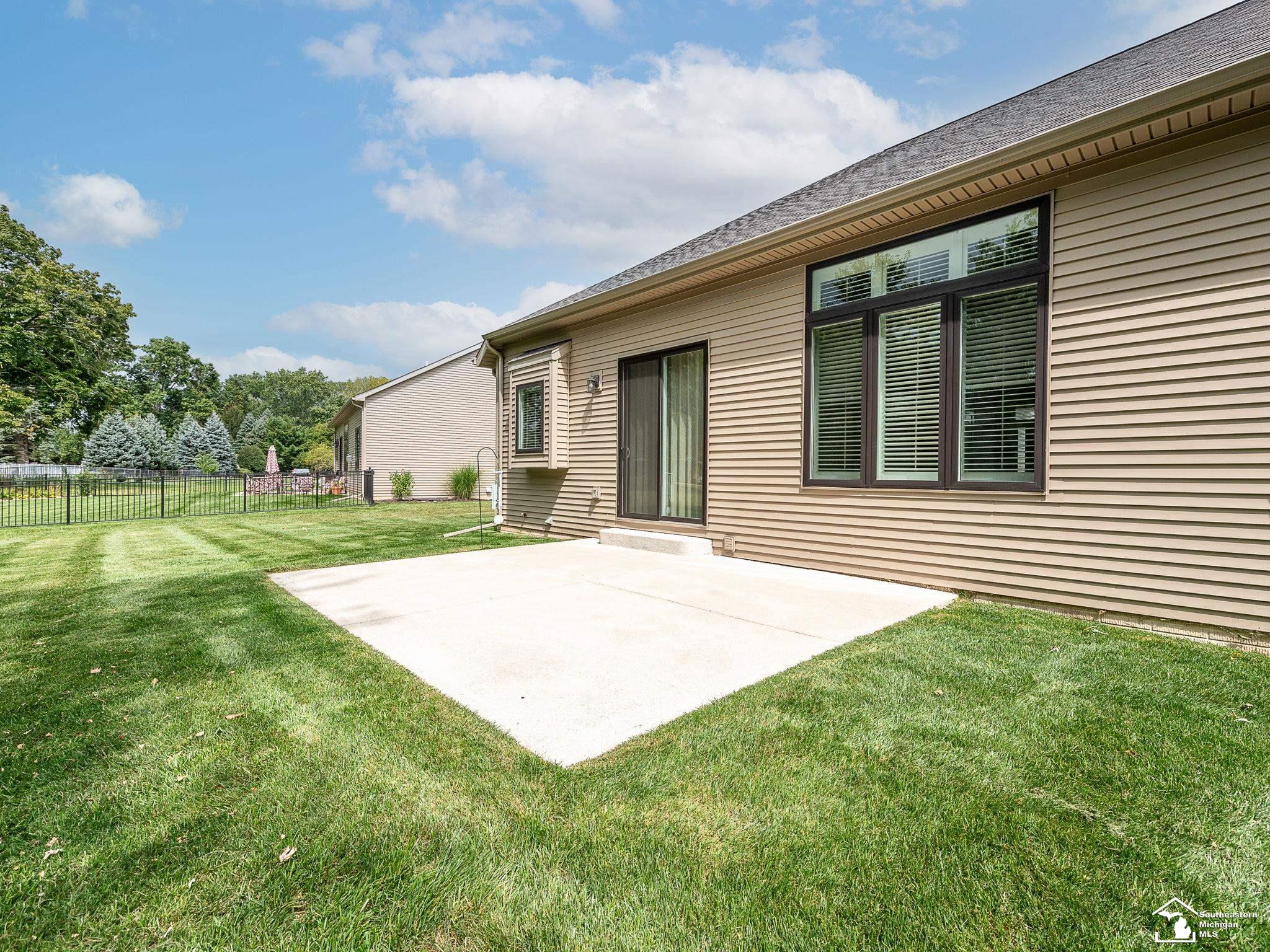 545 Rose Crest Monroe, MI 48162 - Photo 35 of 44