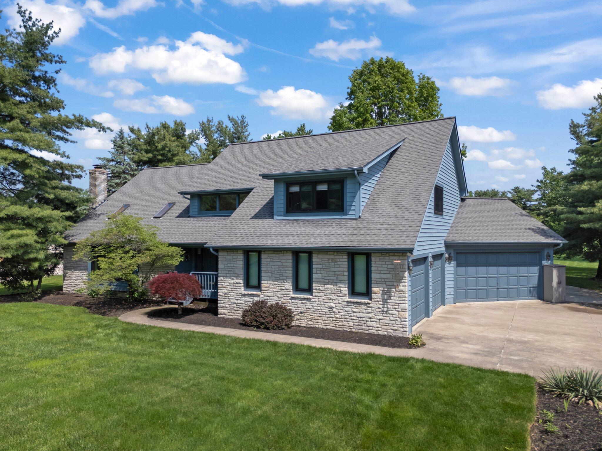 5657 Freeman Road Westerville, OH 43082 - Photo 4 of 67 4 Car Garage