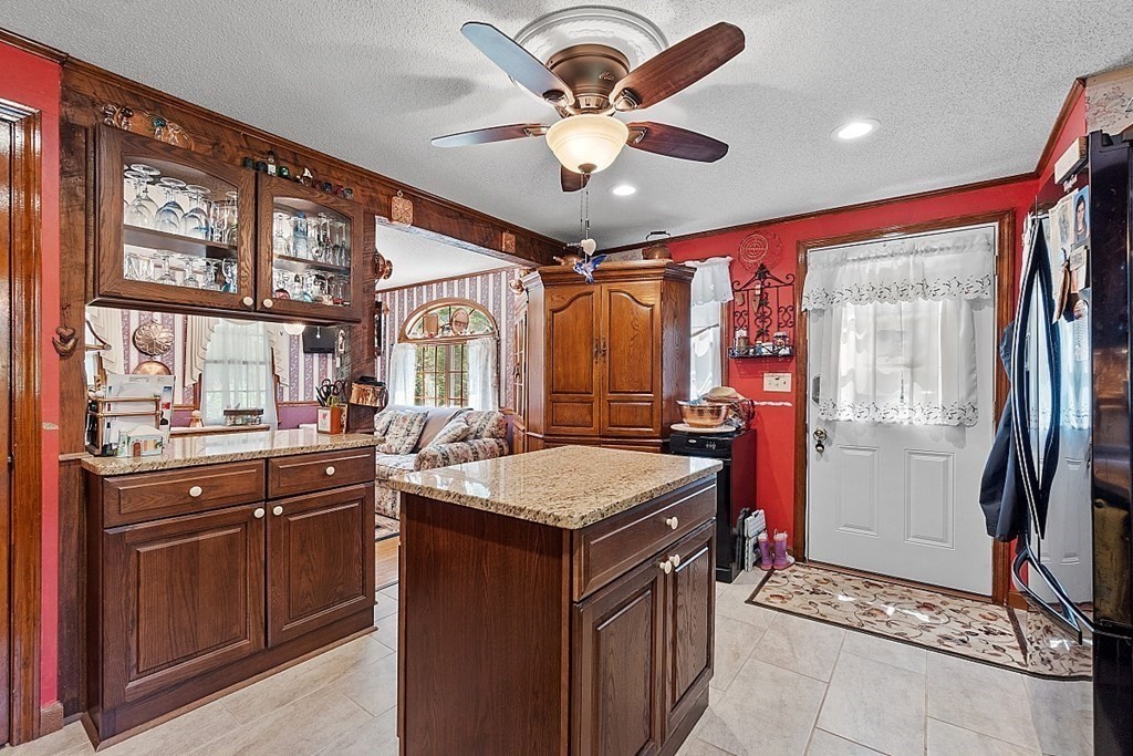 323 Wares Road Ashby, MA 01431 - Photo 4 of 42