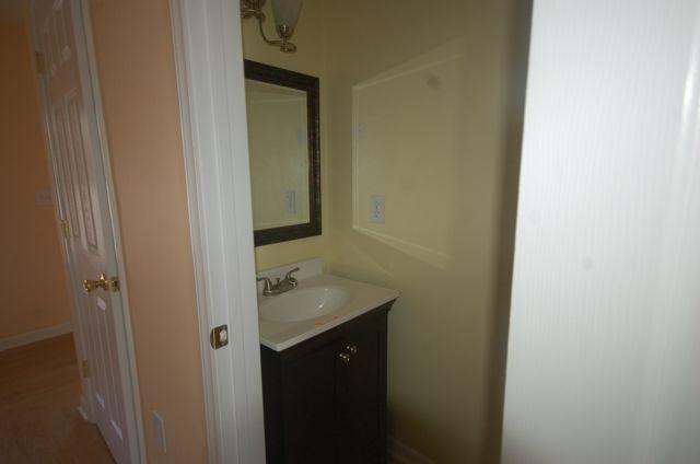 6620 Wendover Road Roanoke, VA 24019 - Photo 15 of 25 HALF BATH MAIN
