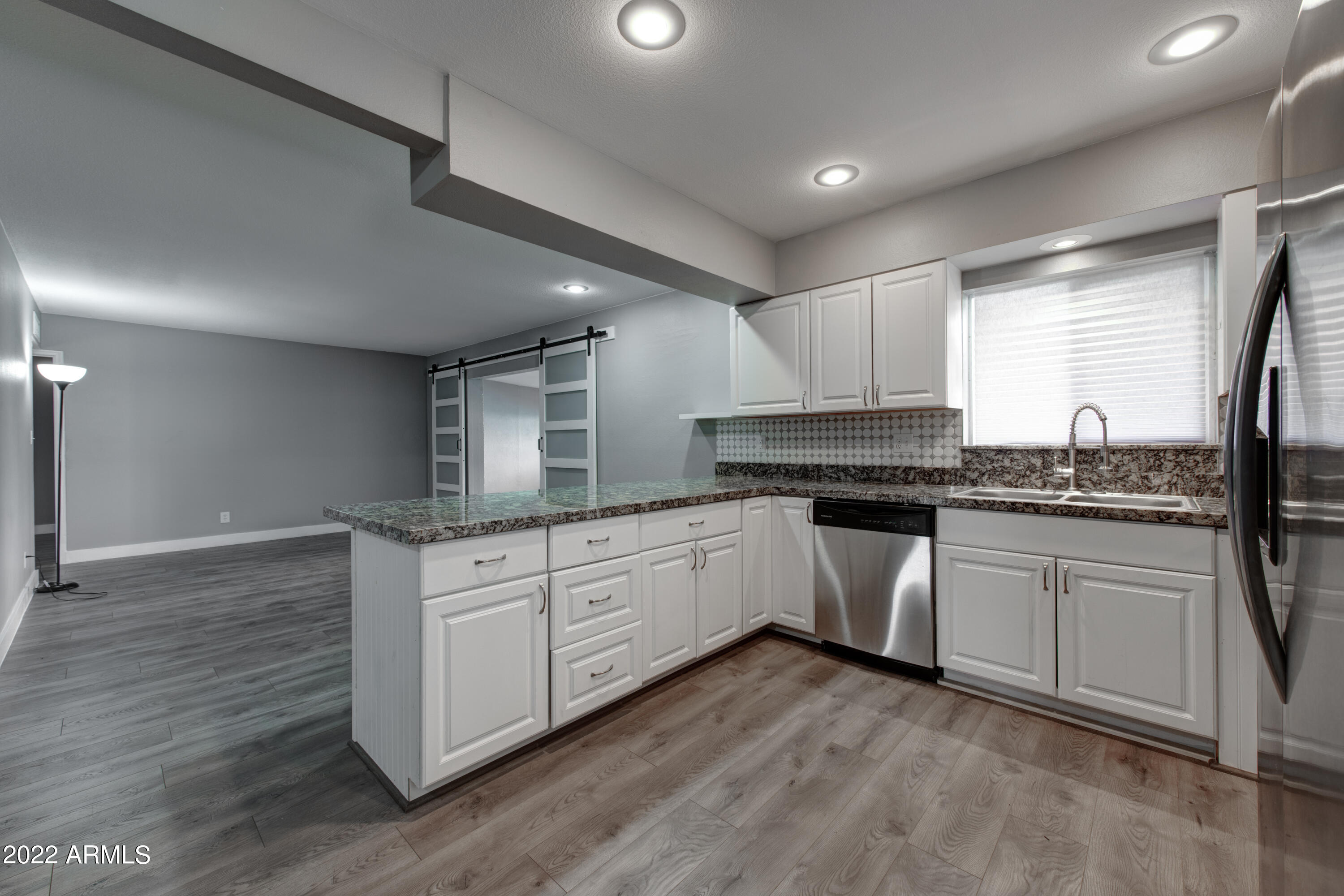 3102 East Wethersfield Road Phoenix, AZ 85032 - Photo 2 of 17 Kitchen