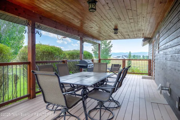 $1,150,000 | 247 Freedom Lane, Freedom, WY 83120