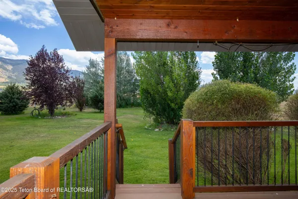 $1,150,000 | 247 Freedom Lane, Freedom, WY 83120