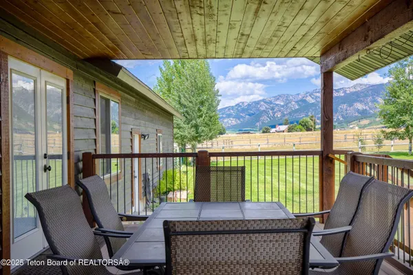 $1,150,000 | 247 Freedom Lane, Freedom, WY 83120