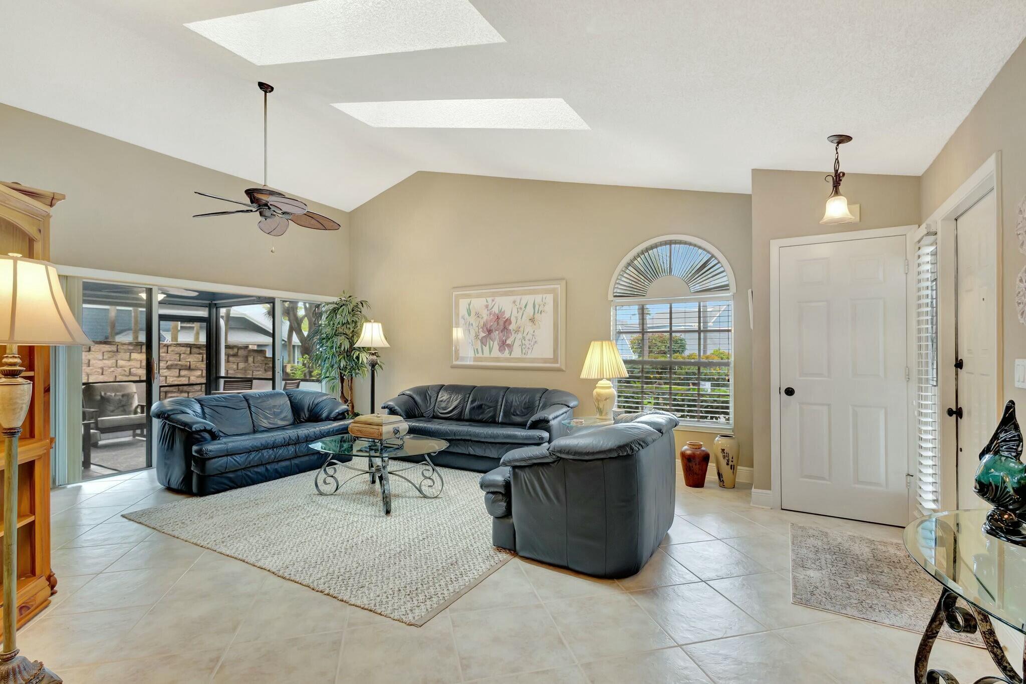 128 Ocean Dunes Circle Jupiter, FL 33477 - Photo 7 of 49 tempImagemT7lnH