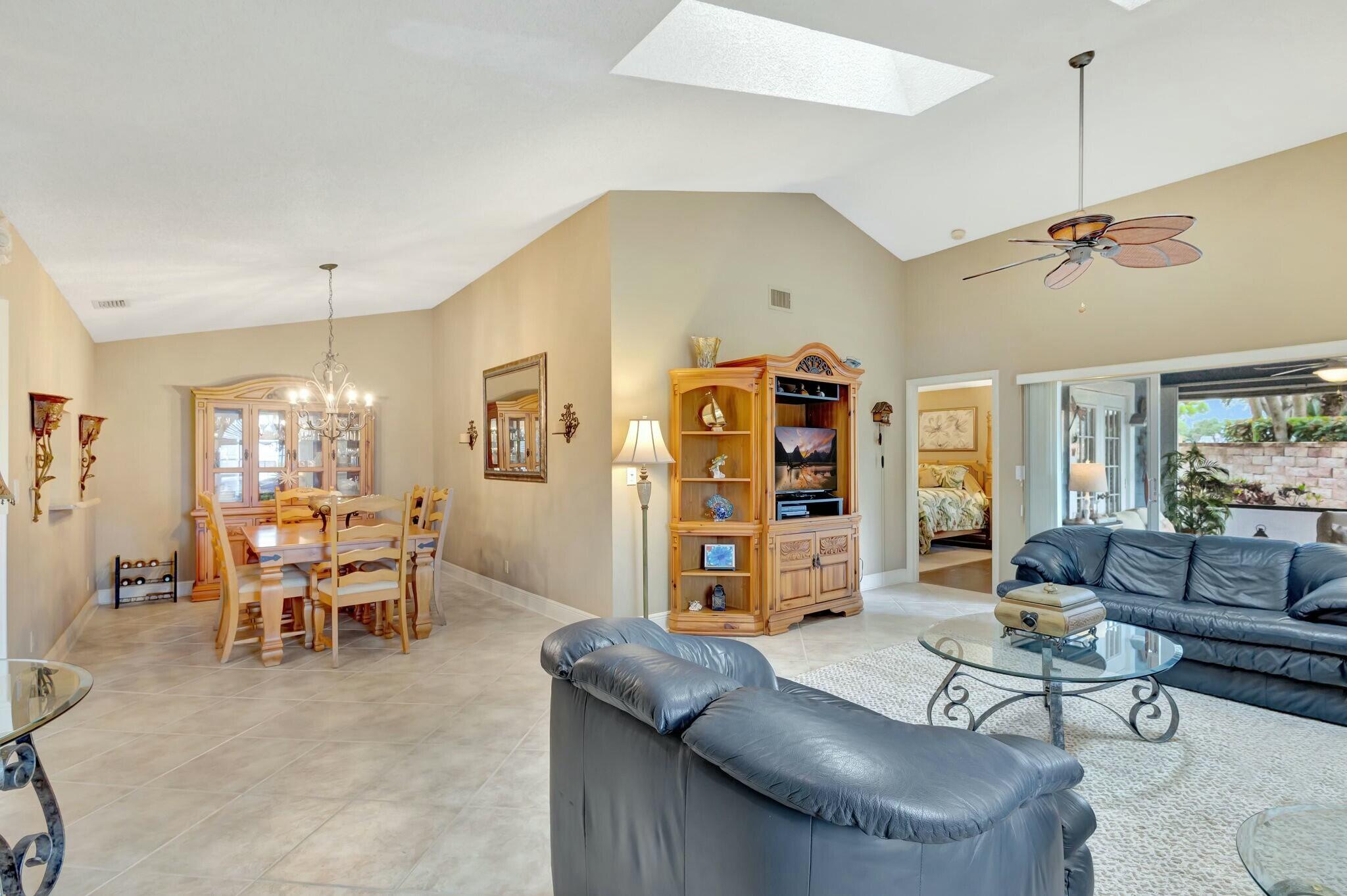 128 Ocean Dunes Circle Jupiter, FL 33477 - Photo 9 of 49 tempImage2aOUXq