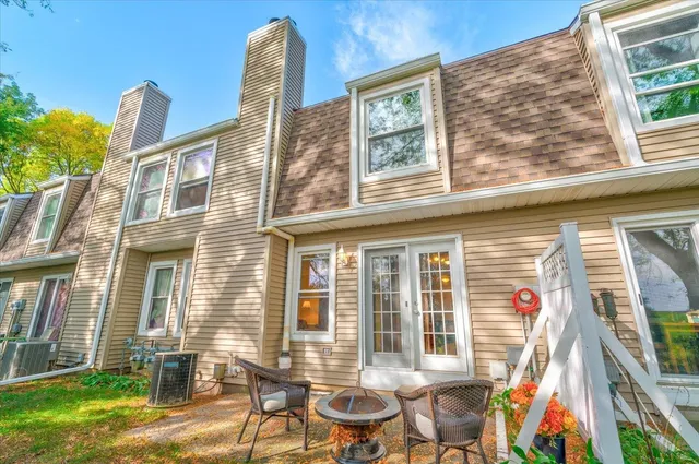 $308,999 | 476 Basswood Avenue, Unit 476, Verona, WI 53593