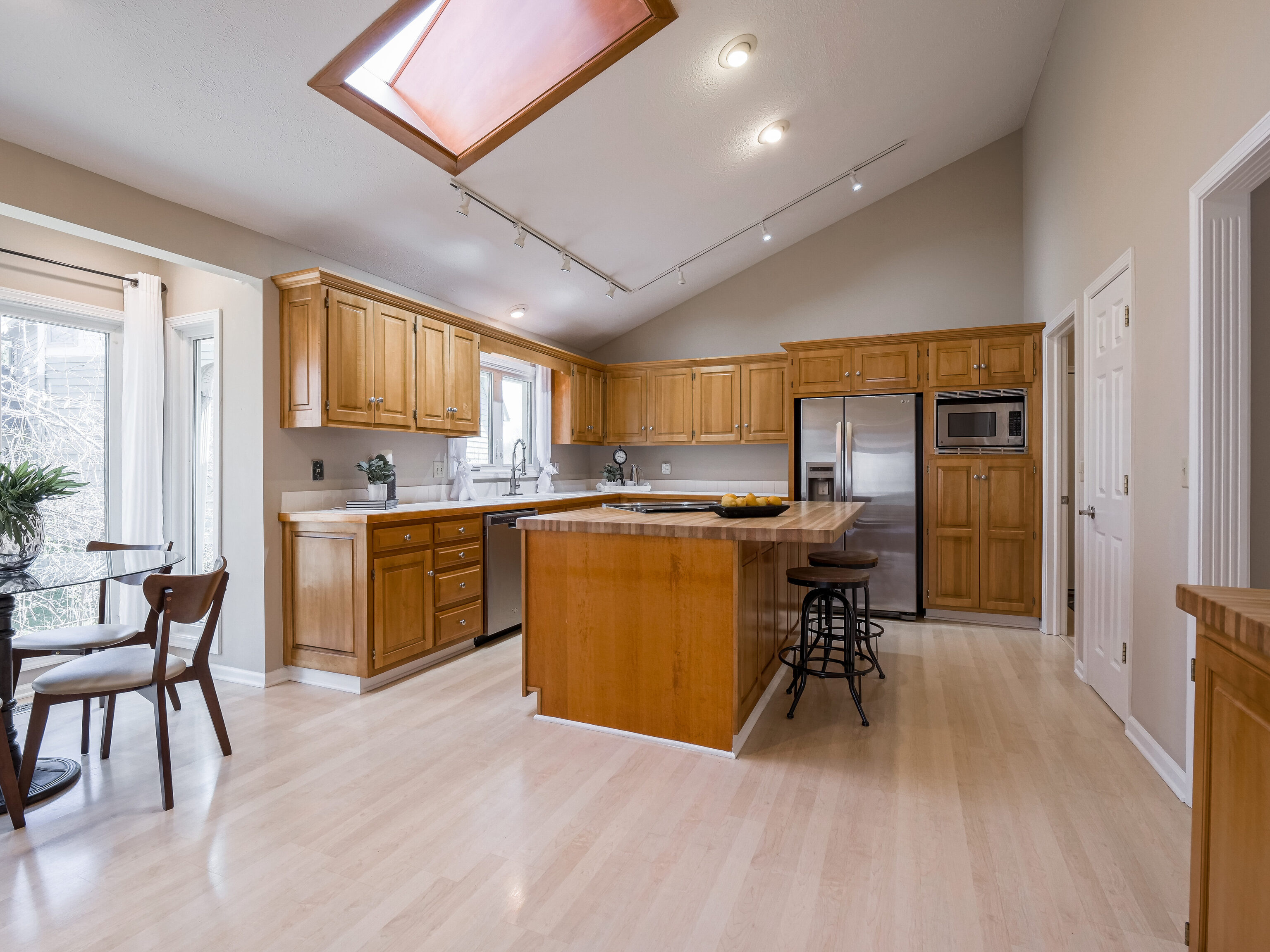 11650 Armada Court Fishers, IN 46037 - Photo 13 of 50