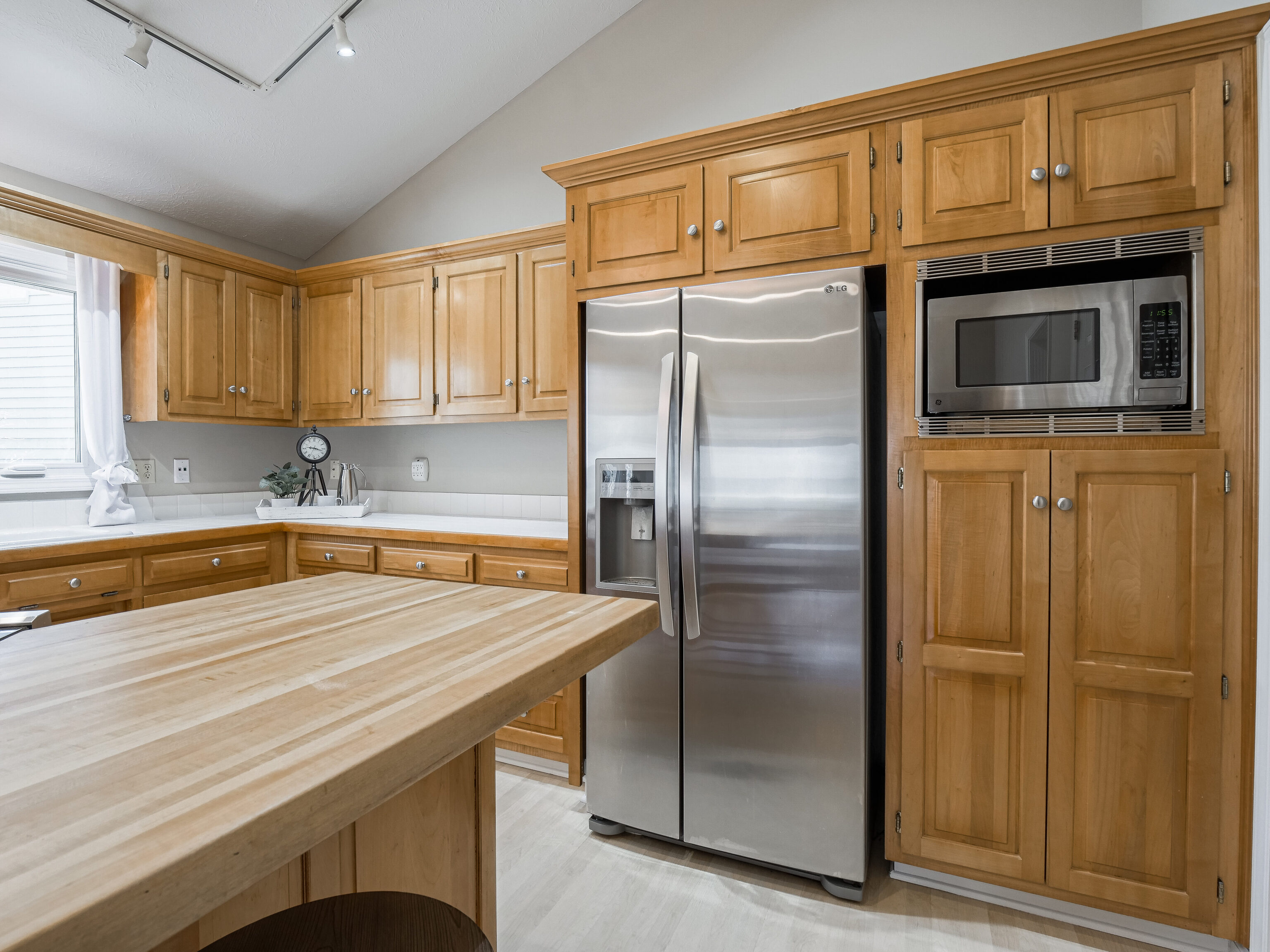 11650 Armada Court Fishers, IN 46037 - Photo 15 of 50
