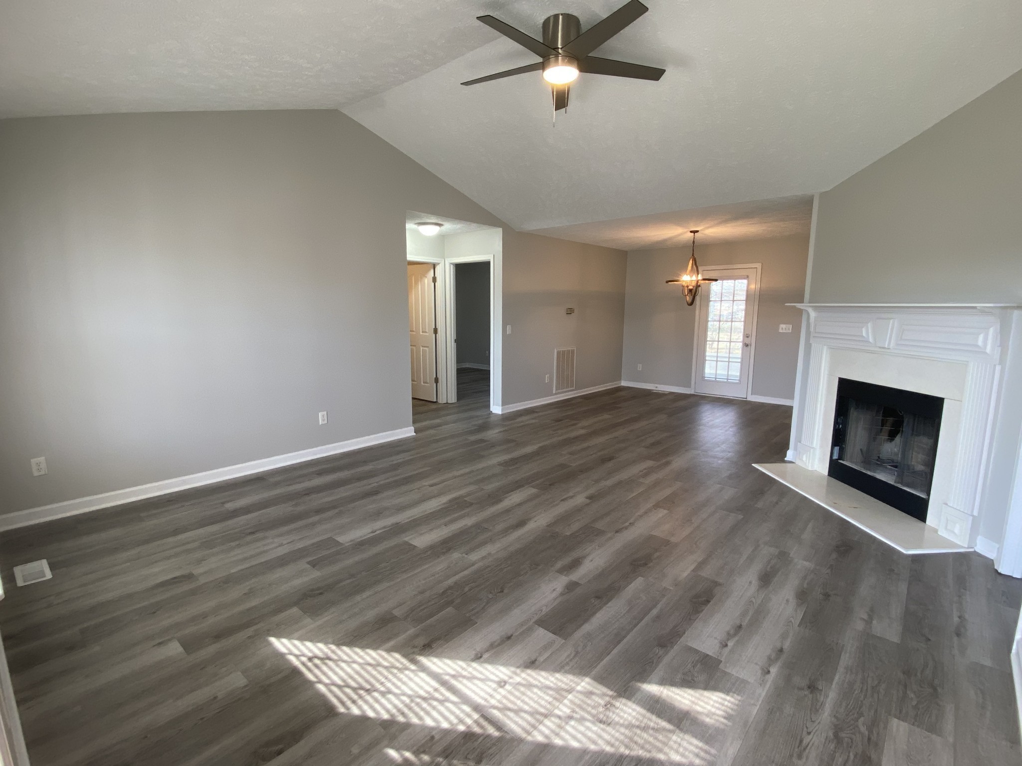 1129 Silverado Way Murfreesboro, TN 37130 - Photo 2 of 12