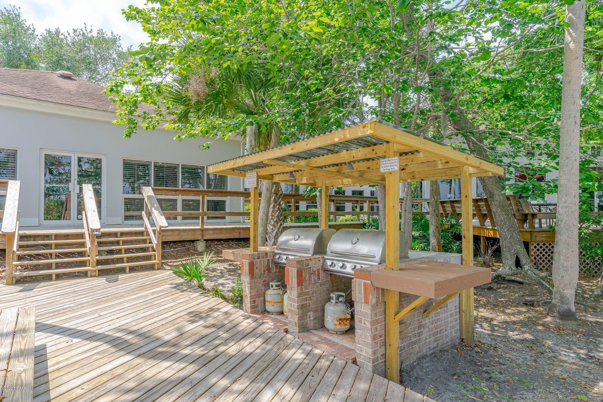 775 Navigators Way Edgewater, FL 32141 - Photo 38 of 51 Grilling Area