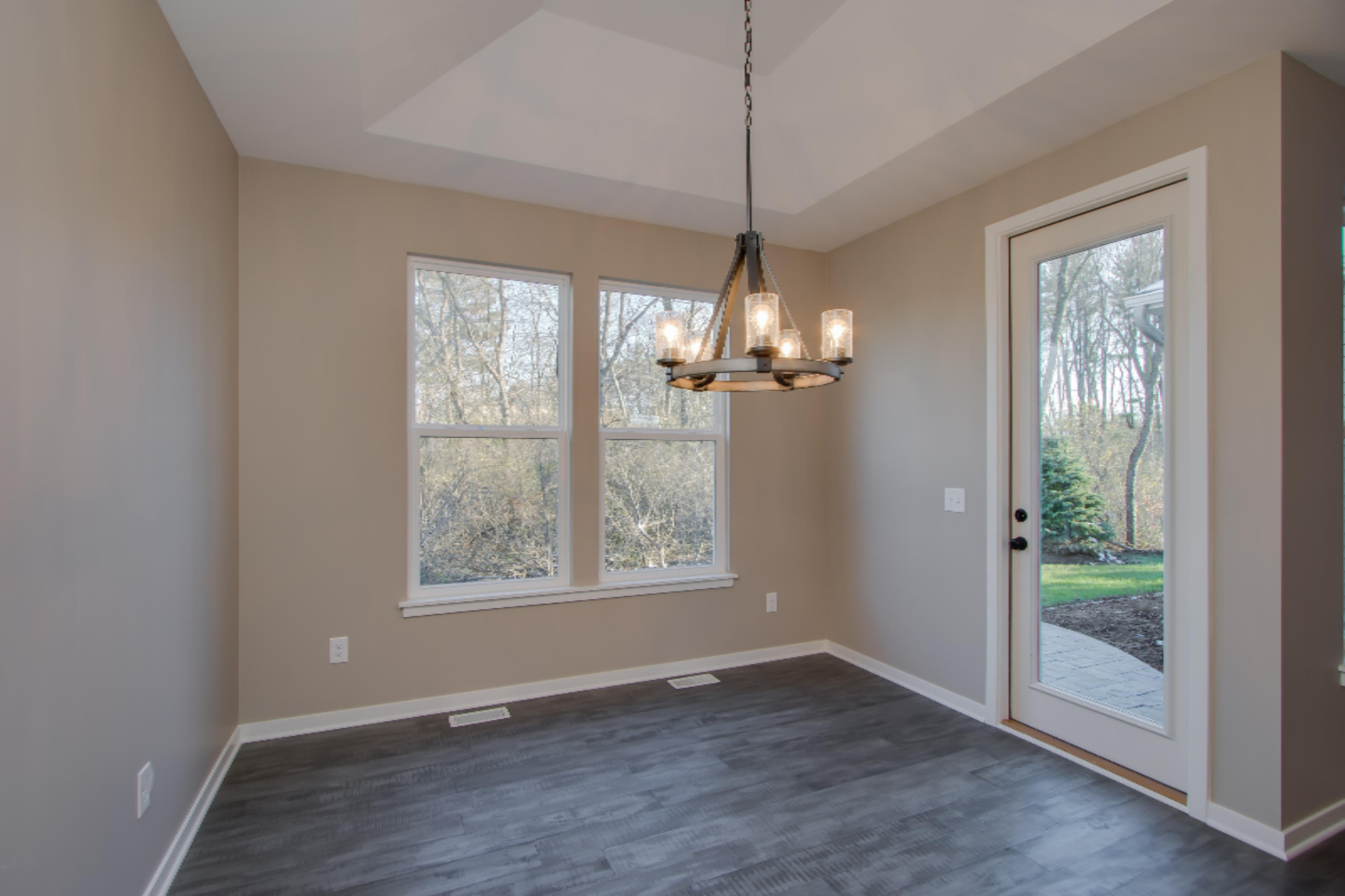3461 Dunns Ridge, Unit 42 Kalamazoo, MI 49009 - Photo 6 of 17 11 28 2016_WW-01-001_Dogwood_Dining_Hard