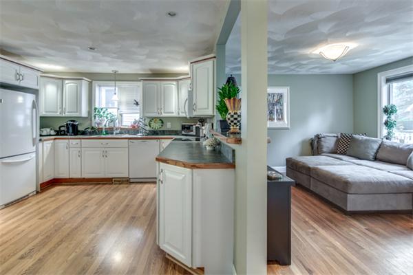 25 Puritan Road Marblehead, MA 01945 - Photo 8 of 26 Gallery Image 8